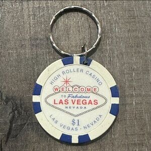 💞 Welcome to Fabulous Las Vegas High Roller Casino Novelty Poker Chip Keychain